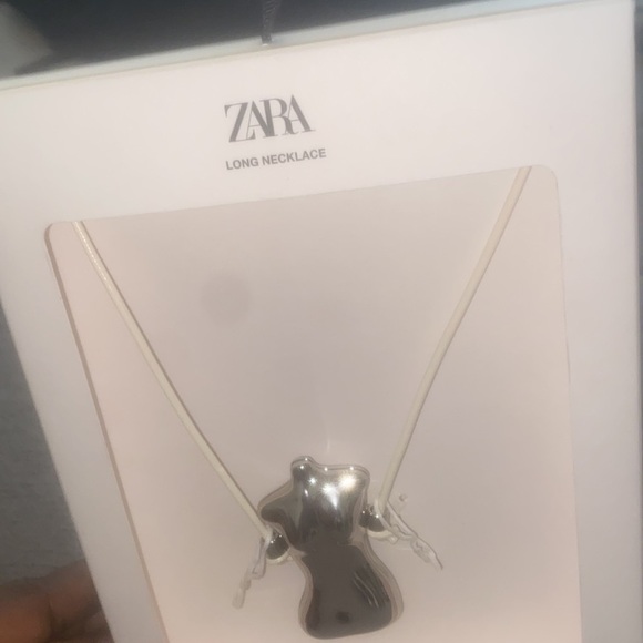 ZARA WOMAN BUST CHARM NECKLACE Long leather cord necklace metal bust charm.NWT - Picture 7 of 7